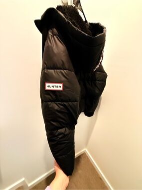 Hunter Interpreted Short (Waist Length) Quilted Hooded Puffer - Size S / M